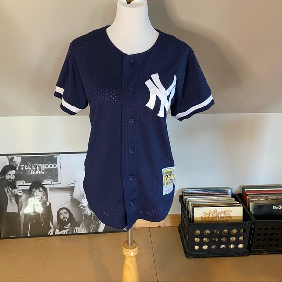 Authentic Cooperstown Collection Mitchell & Ness Yankees Jersey - Picture 1 of 5